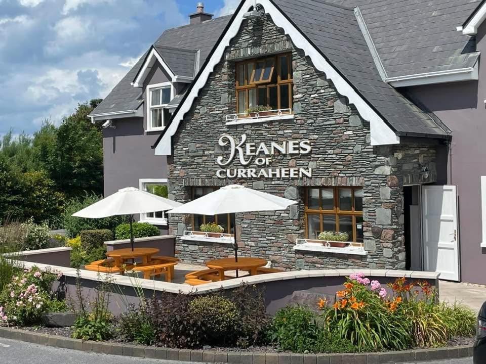 Keanes Of Curraheen, Bar, Restaurant & Accommodation Tralee Exterior foto